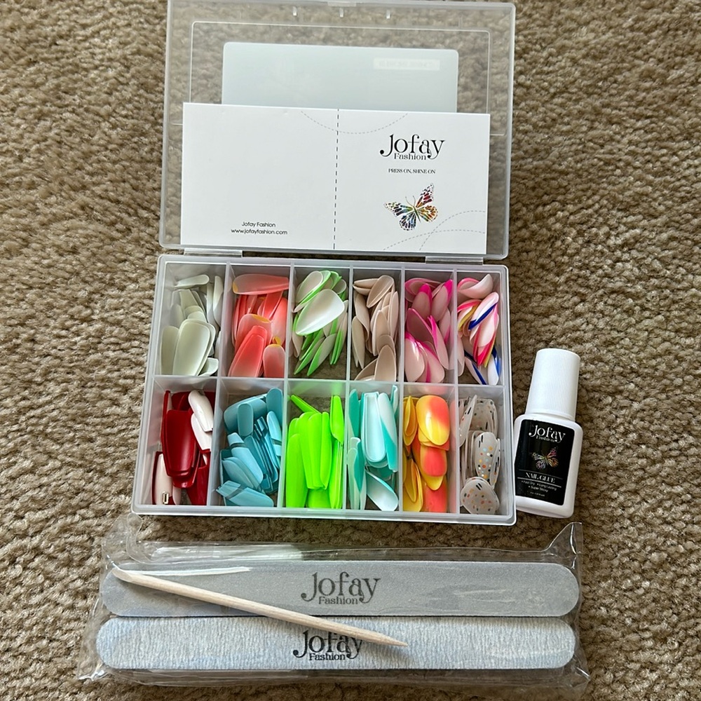 Glue on nails